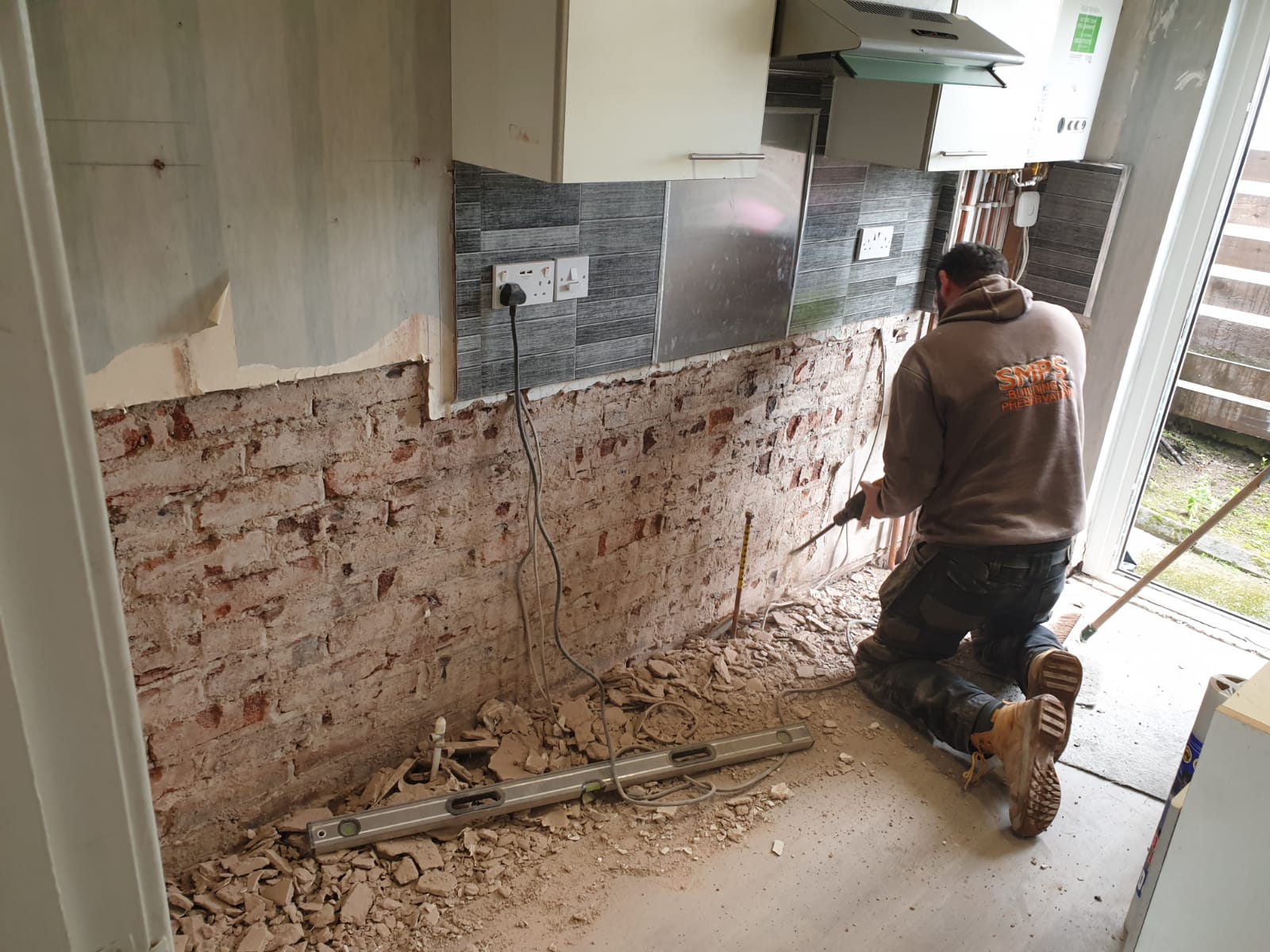 Damp Proofing Treatment Specialist